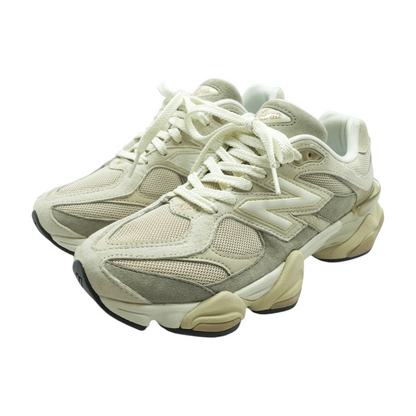 9060 Low-Top Athletic Shoes
