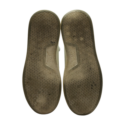 White Low-Top Athletic Shoes
