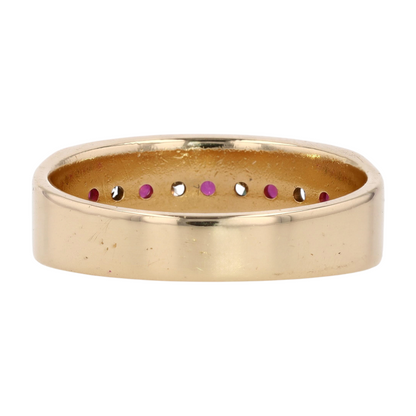 1/10 ctw 14K Yellow Gold Diamond Band