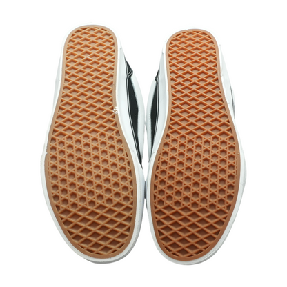 Knu Skool Low-Top Athletic Shoes