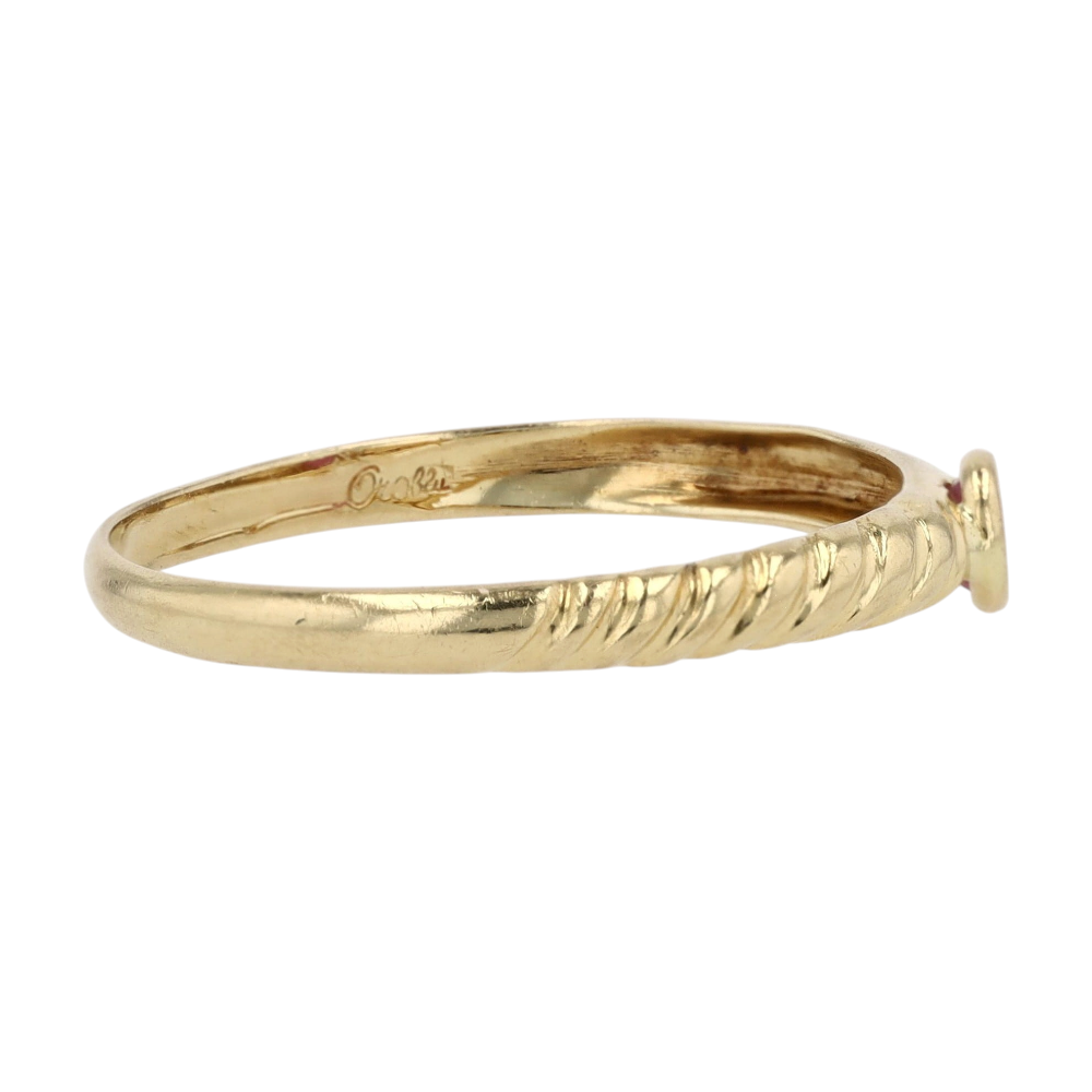 18K Yellow Gold Red Stone Fashion Ring