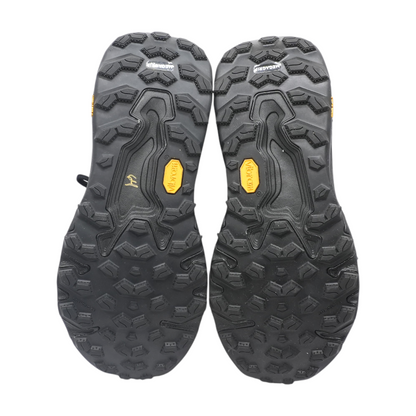 Hierro Low-Top Athletic Shoes