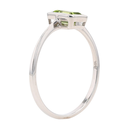 1/2 ctw Sterling Silver Peridot Fashion Ring