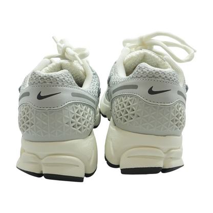 Zoom Vomero 5 Athletic Shoes