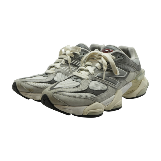 990v4 Low-Top Athletic Shoes