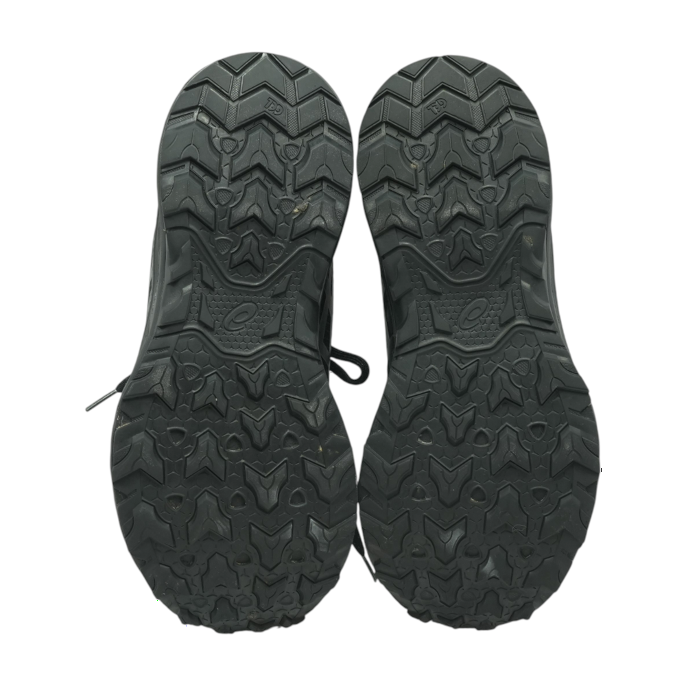 Classic Low-Top Athletic Shoes