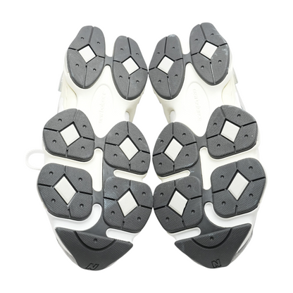 9060 Low-Top Athletic Shoes