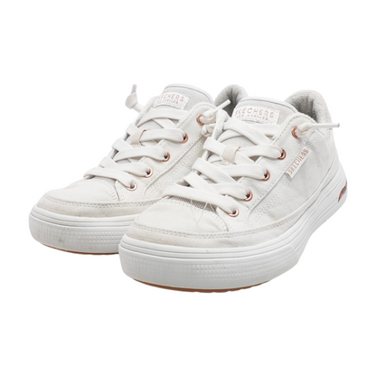 Street Arch Fit Low-Top Athletic Shoes