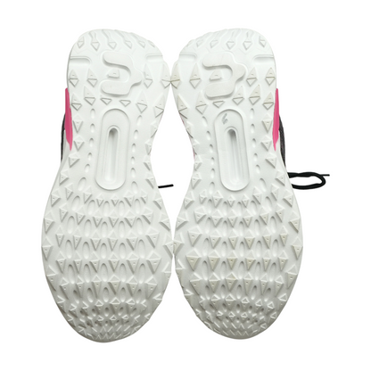 Black Low-Top Athletic Shoes