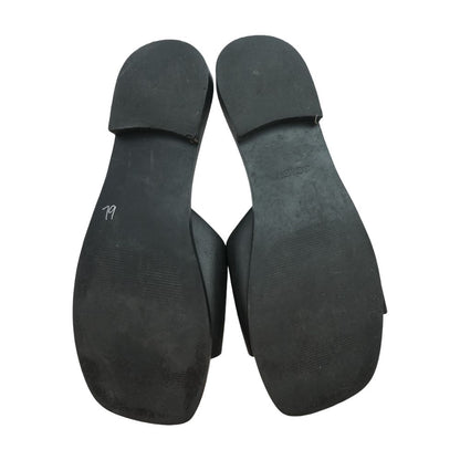 Black Flat Sandals