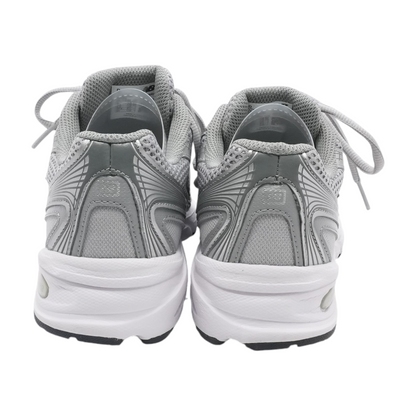740v2 Low-Top Athletic Shoes
