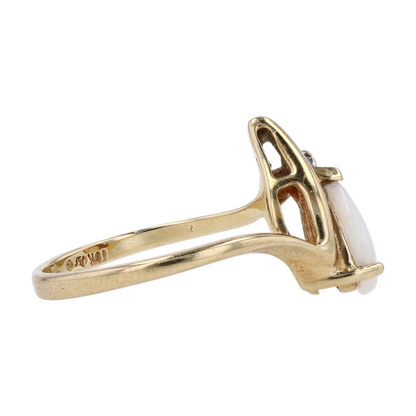 10K Yellow Gold Opal Fashion Ring