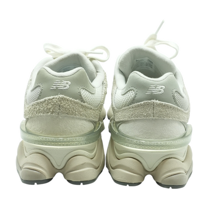 9060 Low-Top Athletic Shoes
