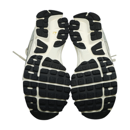 Zoom Vomero 5 Low-Top Athletic Shoes