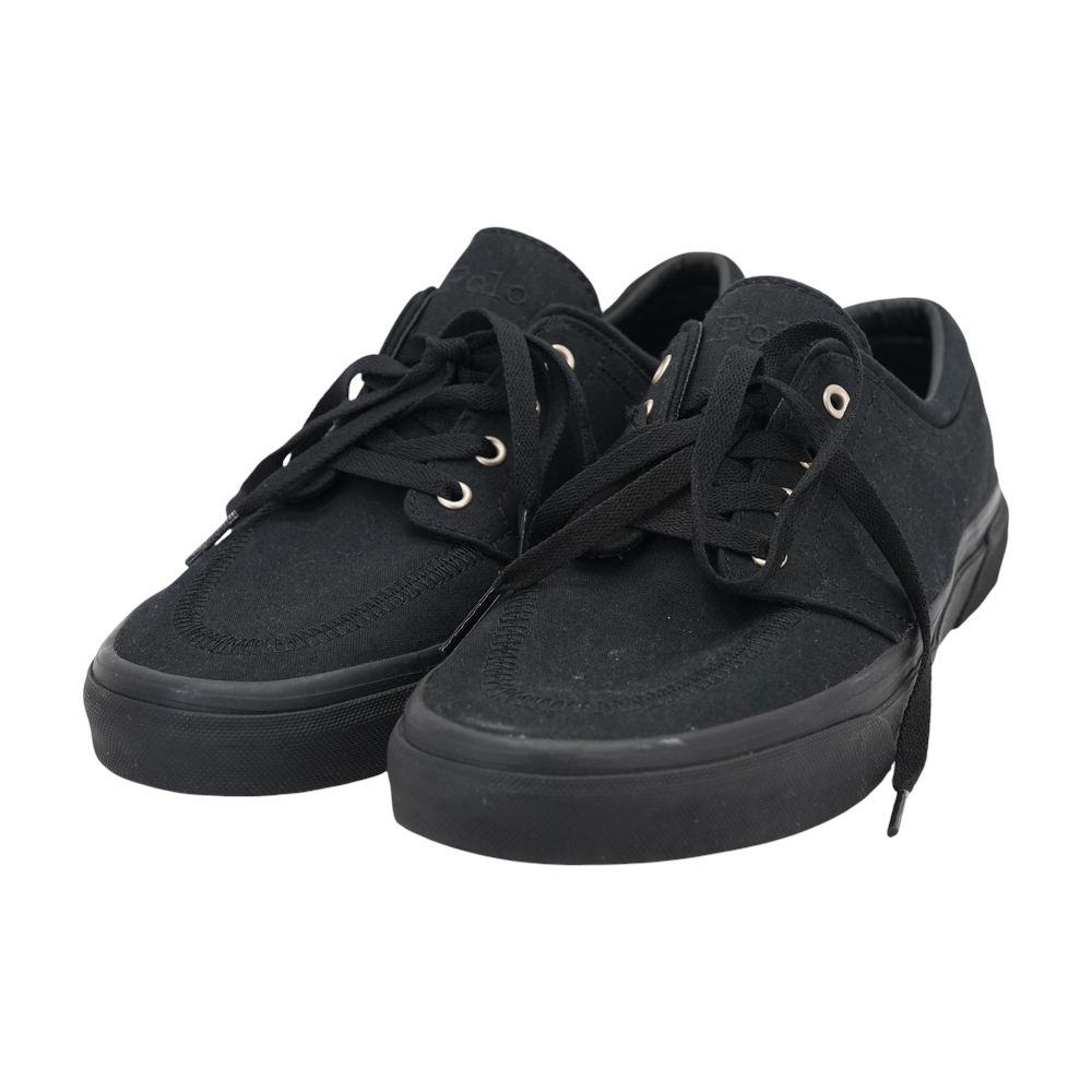 Black Low-Top Athletic Shoes
