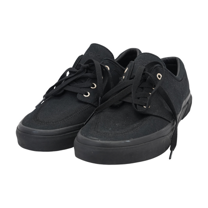 Black Low-Top Athletic Shoes