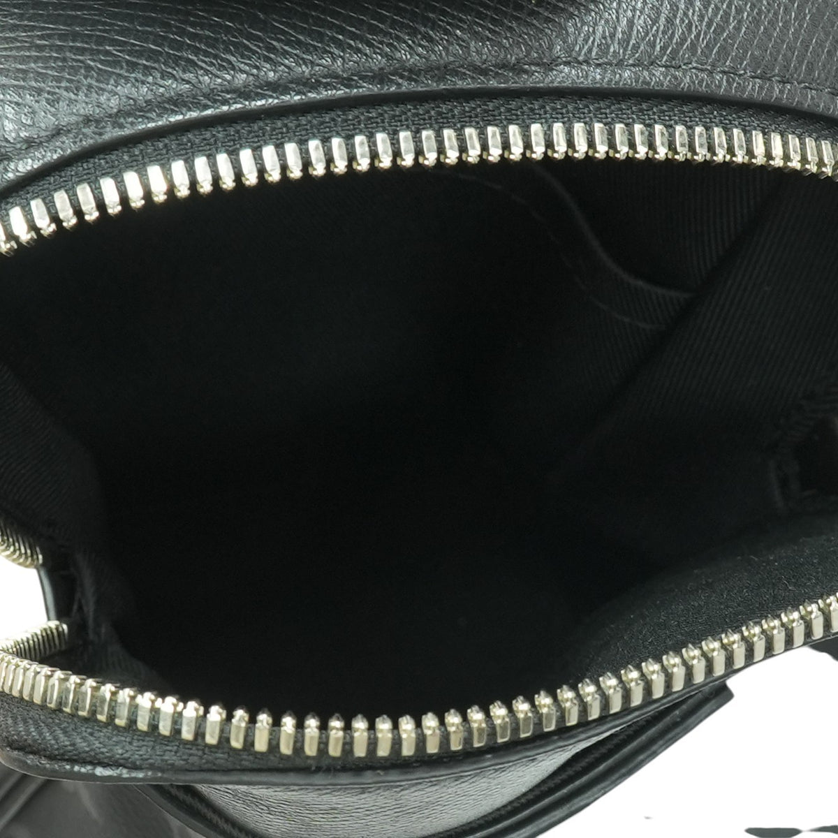 Louis Vuitton Black Crossbody – Image 4
