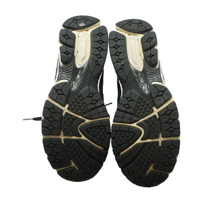 2002R Low-Top Athletic Shoes