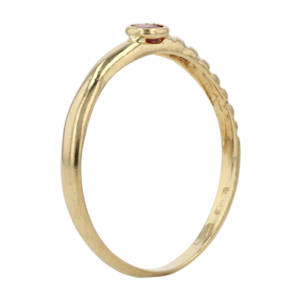 18K Yellow Gold Red Stone Fashion Ring