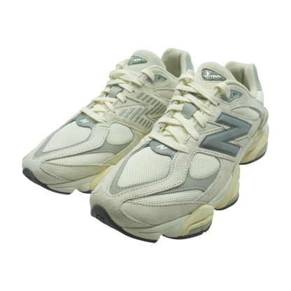 9060 Low-Top Athletic Shoes
