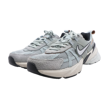 V2K Run Low-Top Athletic Shoes