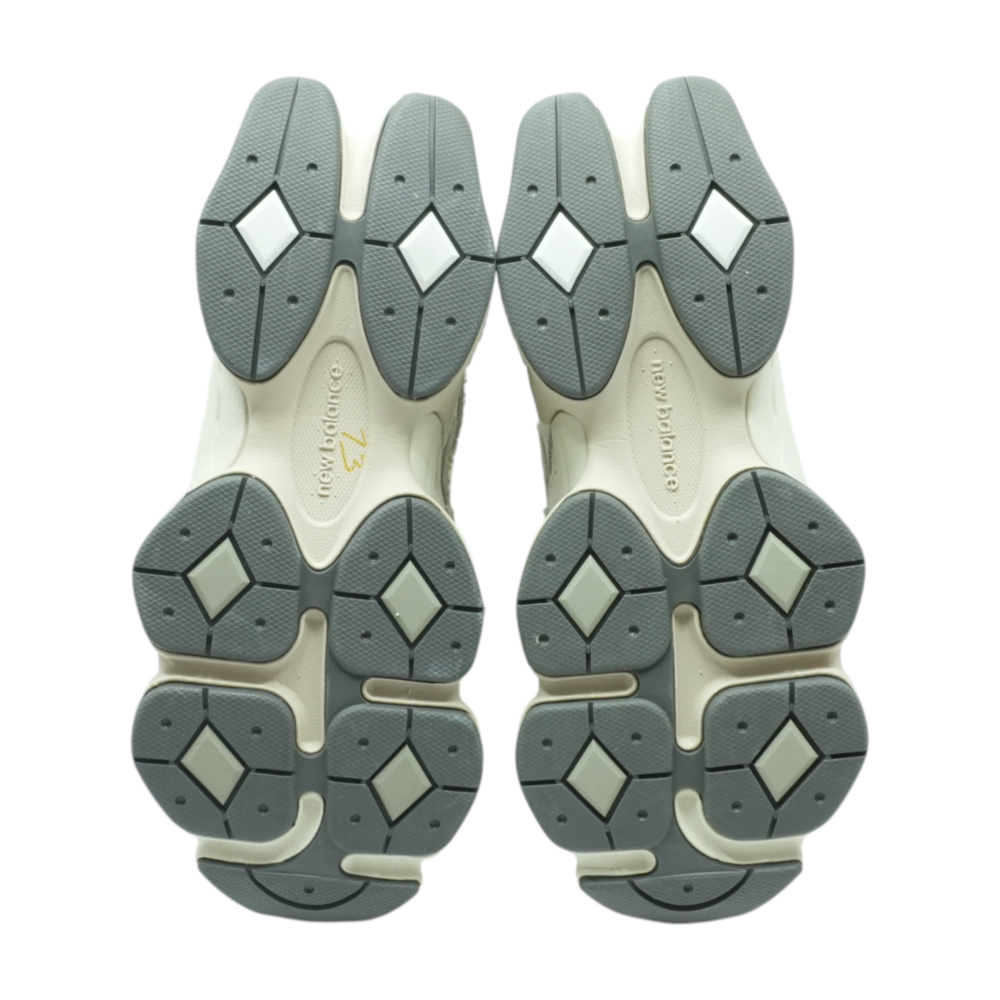 9060 Low-Top Athletic Shoes