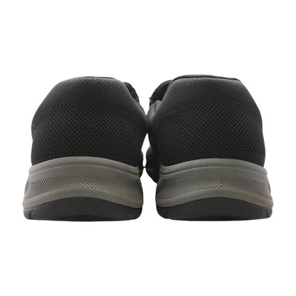 Black Low-Top Athletic Shoes