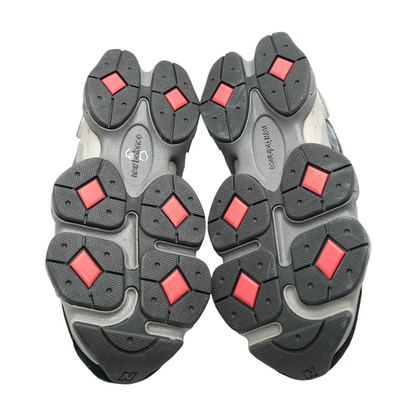 9060 Low-Top Athletic Shoes