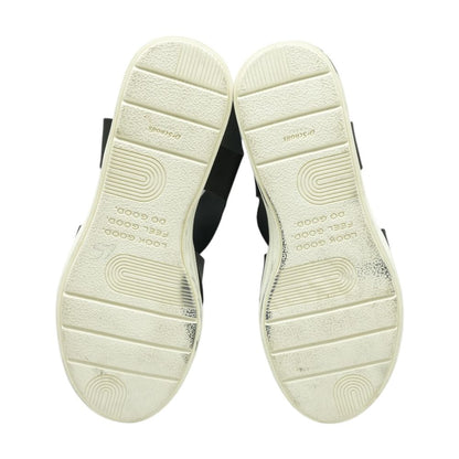 Black Wedged Sandals