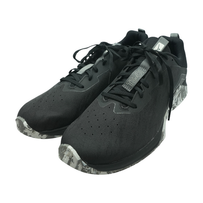 Black Low-Top Athletic Shoes