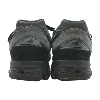 2002R Black Low Top Athletic Shoes