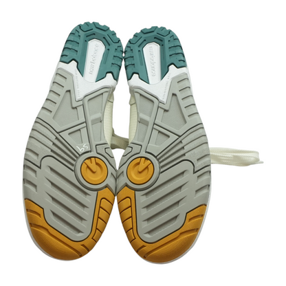 550 Low-Top Athletic Shoes