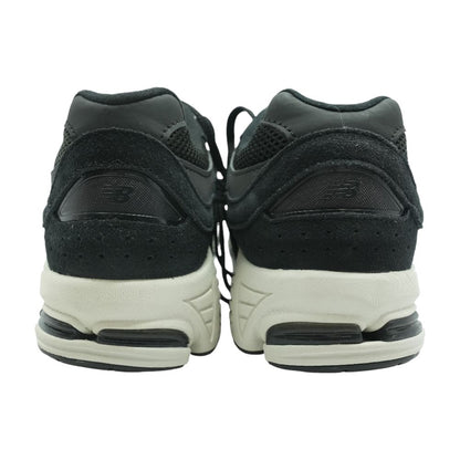 2002R Black Athletic Shoes