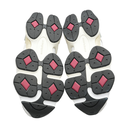 9060 Low-Top Athletic Shoes