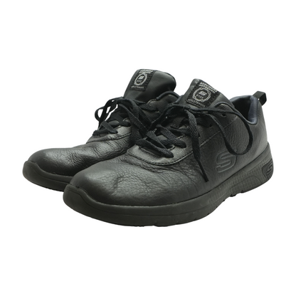 Black Low-Top Athletic Shoes
