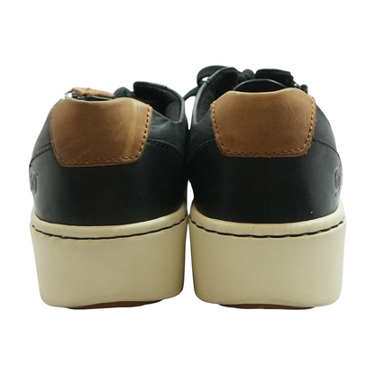 Black Low-Top Athletic Shoes