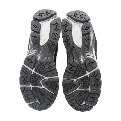 2002R Low-Top Athletic Shoes